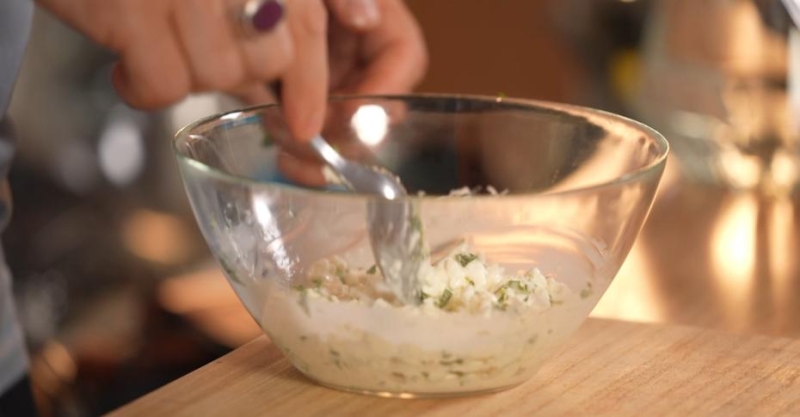 Вишнёвый кисель и творожное зерно с базиликом