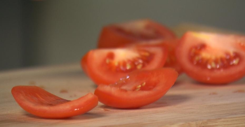 Тунисский салат с курицей и нутом