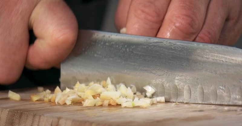 Вок из курицы и ананаса