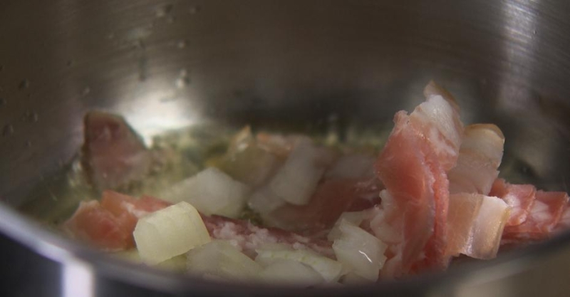 Паста с соусом аматричана