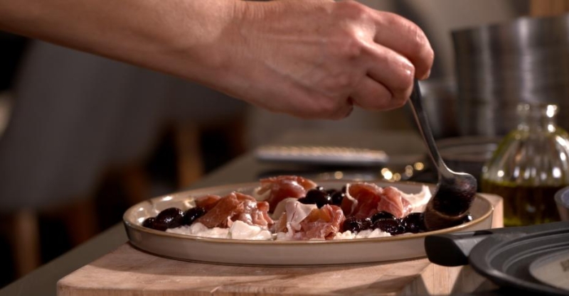 Закуска с жареным виноградом