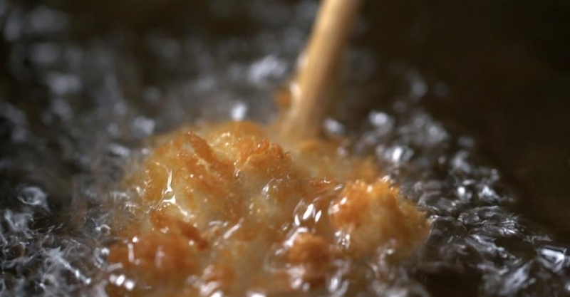 Жареный тофу на шпажках