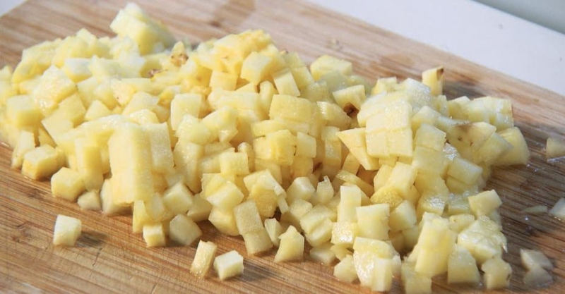 Вок из курицы и ананаса