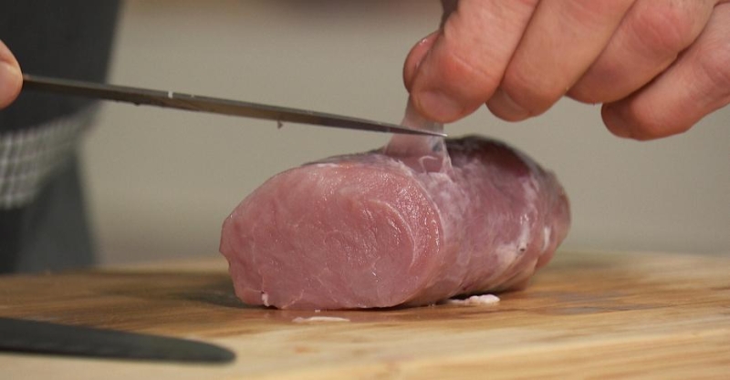 Орзо в томатном соусе со свиной вырезкой