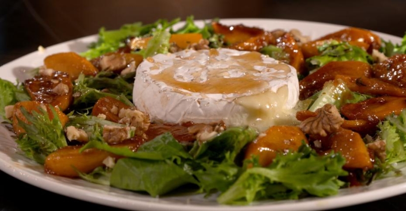 Салат с хурмой