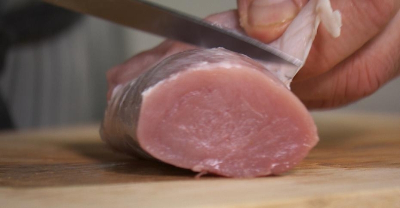 Острая свинина с овощами и арахисом