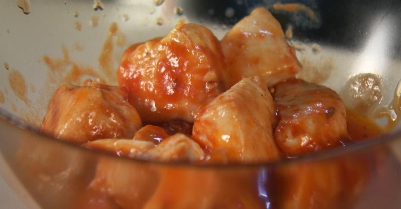 Тунисский салат с курицей и нутом