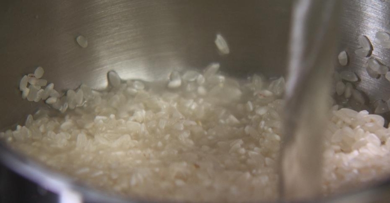 Острая свинина с овощами и арахисом