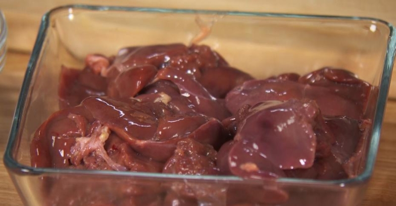 Печёнка по-строгановски, с фасолью и сладким чили, шашлыки с черносливом