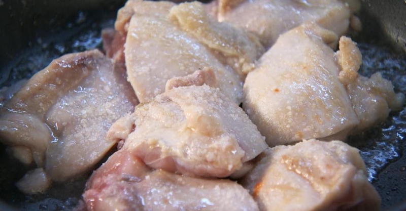 Вьетнамский салат с курицей и арахисом