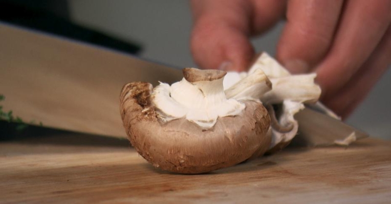 Гуляш из свинины с картофелем и шампиньонами