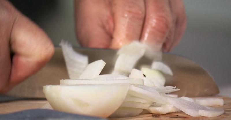 Гуляш из свинины с картофелем и шампиньонами