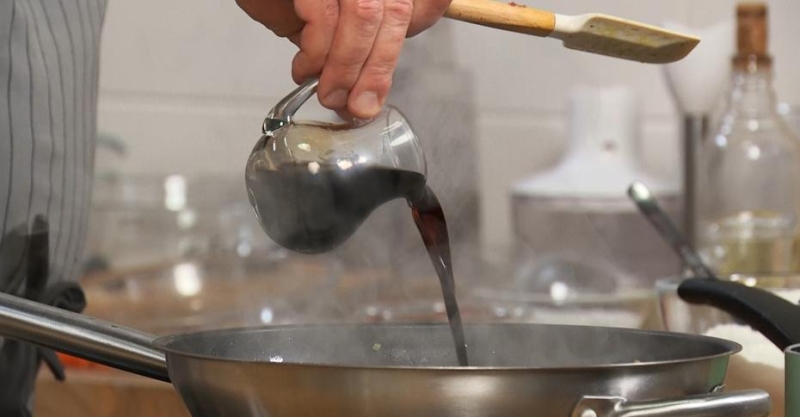 Печёнка по-строгановски, с фасолью и сладким чили, шашлыки с черносливом