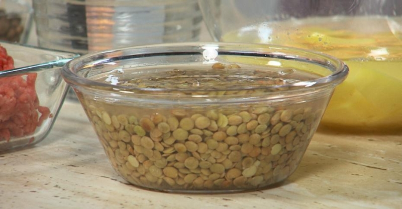 Гуляш с чечевицей и сельдереем