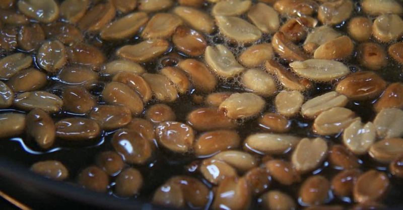 Вьетнамский салат с курицей и арахисом