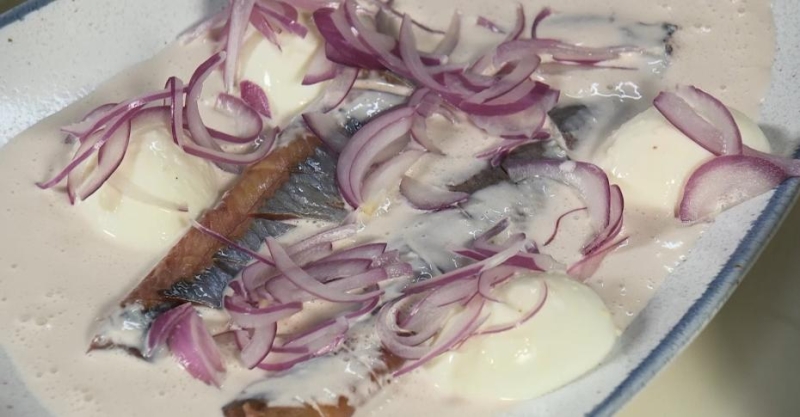 Селёдка с заливкой из хрена