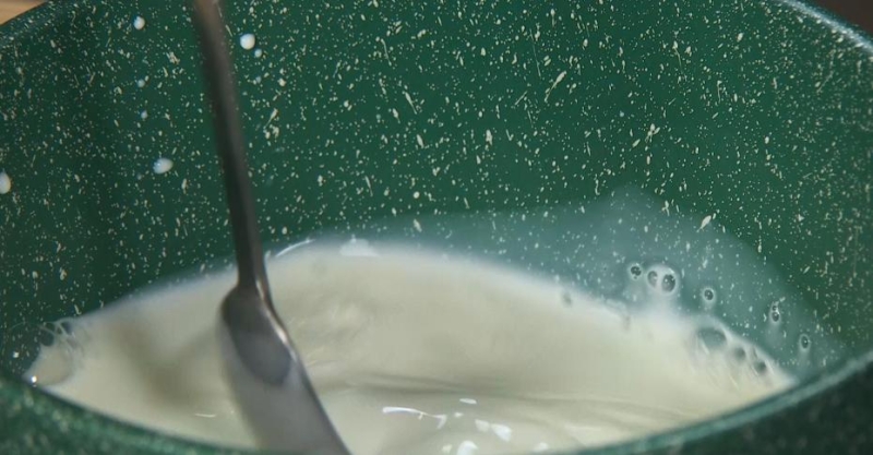 Куриные шницели с «зелёным» гарниром и какао с мороженым