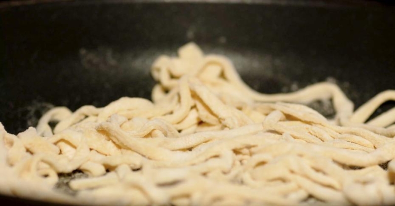 Домашняя лапша с курицей