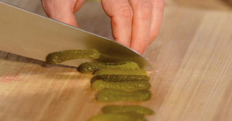 Салат кабачком и горошком