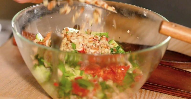 Салат с консервированной фасолью