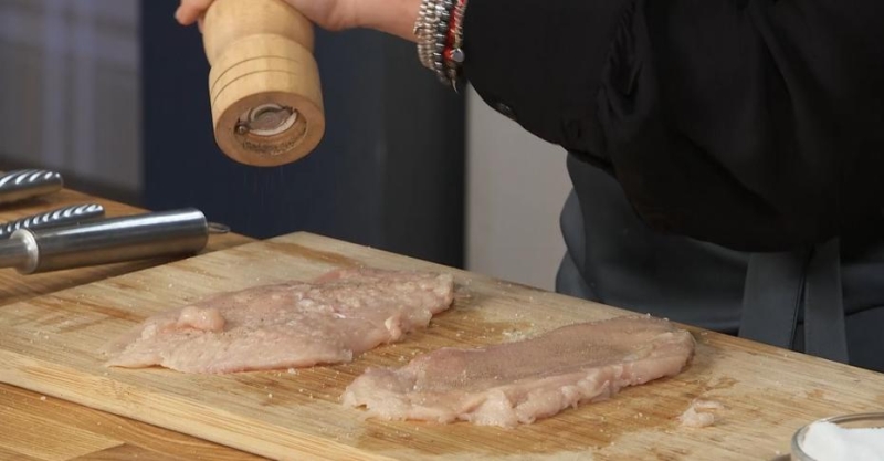 Куриные шницели с «зелёным» гарниром и какао с мороженым