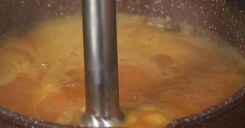 Утиная ножка с мандариновым соусом и гарнир из запечённых яблок