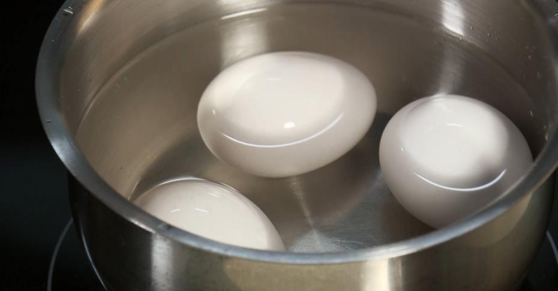 Салат из трески с заправкой из хрена