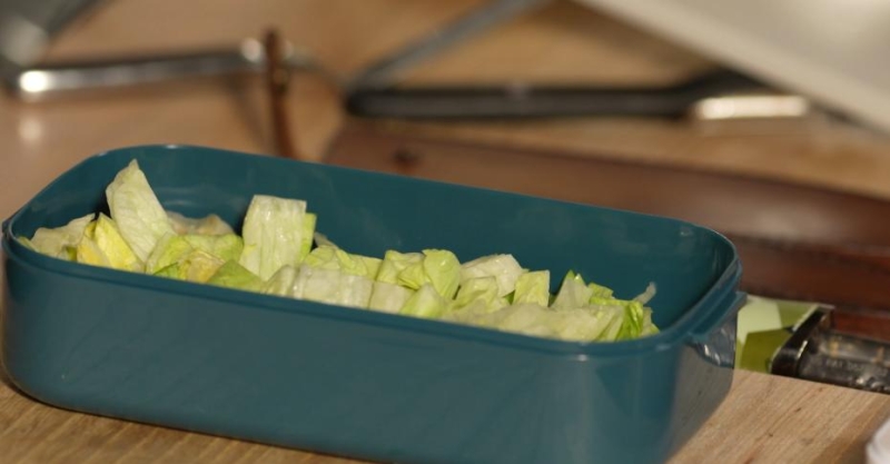 Салат с хурмой и камамбером