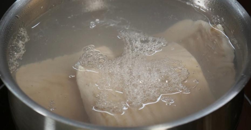 Салат из трески с заправкой из хрена