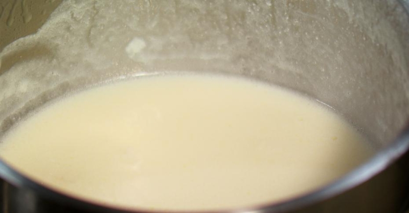 Припущенная рыба с белым винным соусом