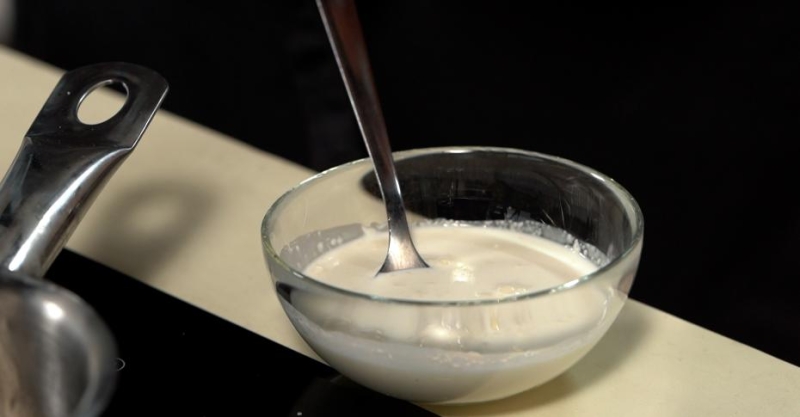 Припущенная рыба с белым винным соусом