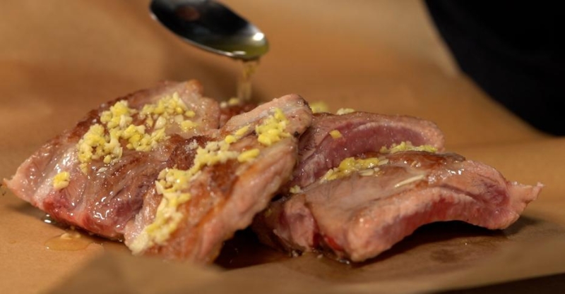 Свиные рёбра с пикантным соусом