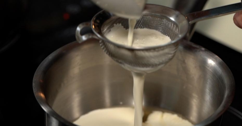 Припущенная рыба с белым винным соусом