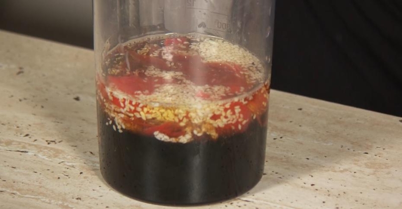 Салат с азиатским соусом