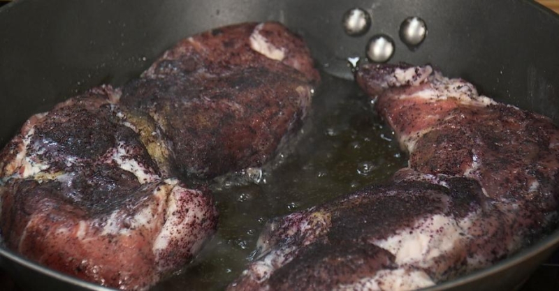 Стейк с маринованным кабачком