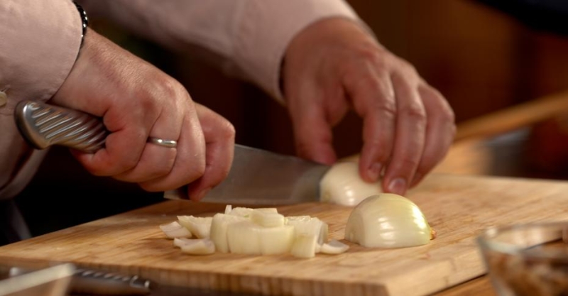 Курица с сухофруктами и томлёным рисом в лаваше