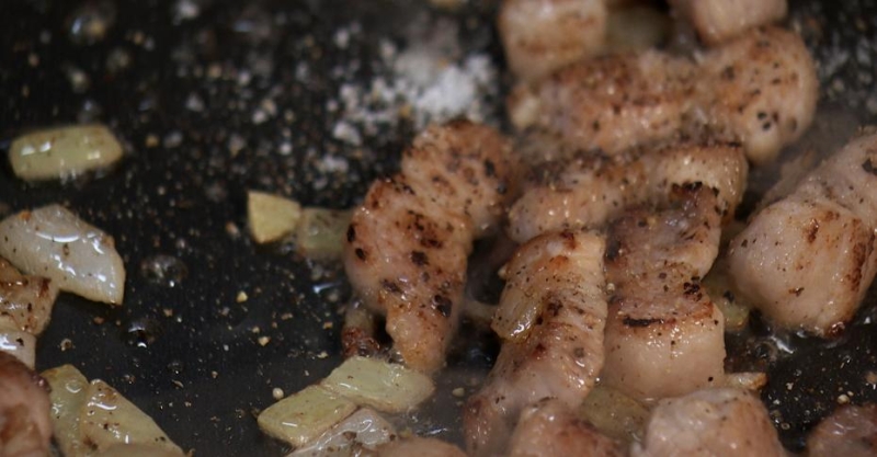 Картофельная бабка со свининой