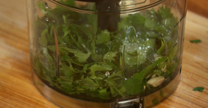 Жареные на гриле сибас и перцы