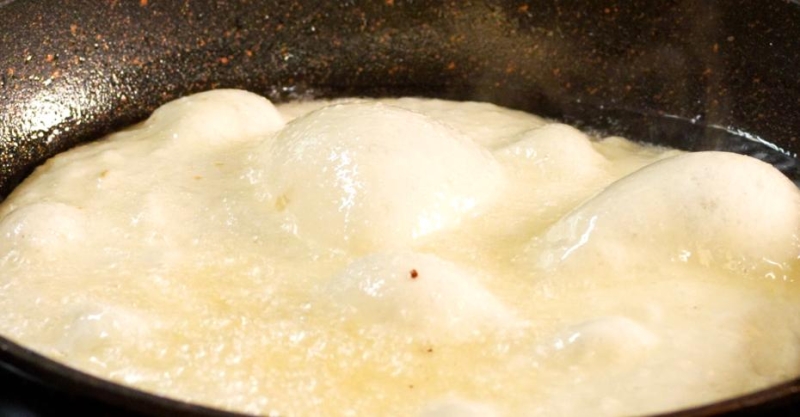 Чили кон карне с шоколадом, лепёшкой и гуакамоле