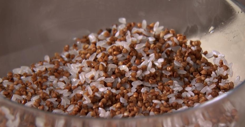 Версия плова из гречки и риса