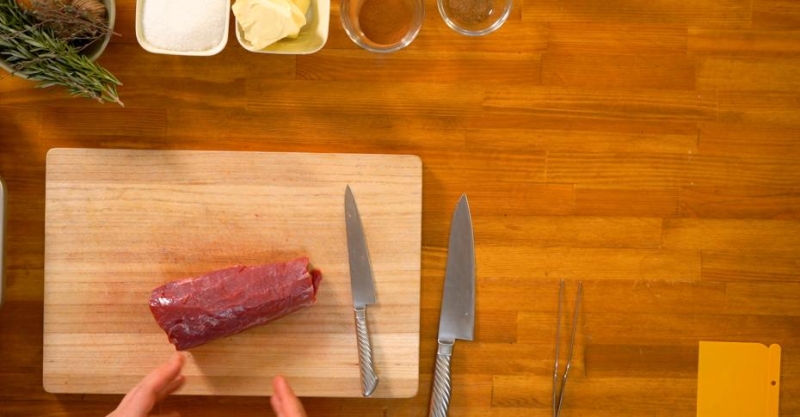 Филе-миньон с шоколадным соусом