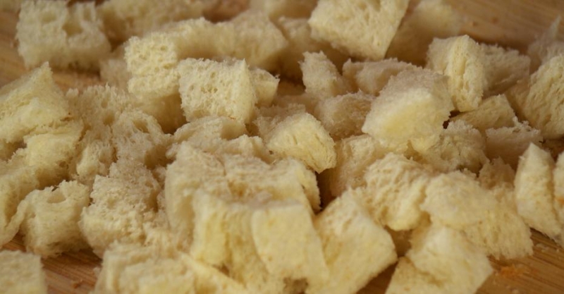 Свекольно-сливочный мусс с сырными крокетами