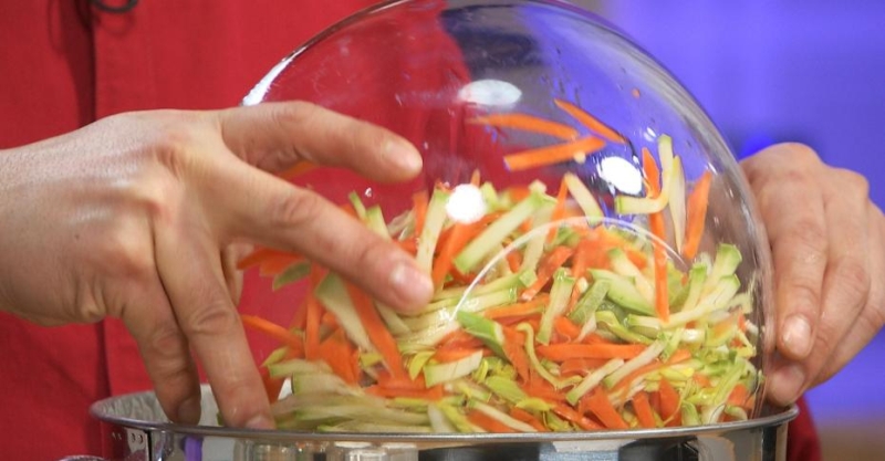 Маринованная скумбрия и блинчики ячхеджон