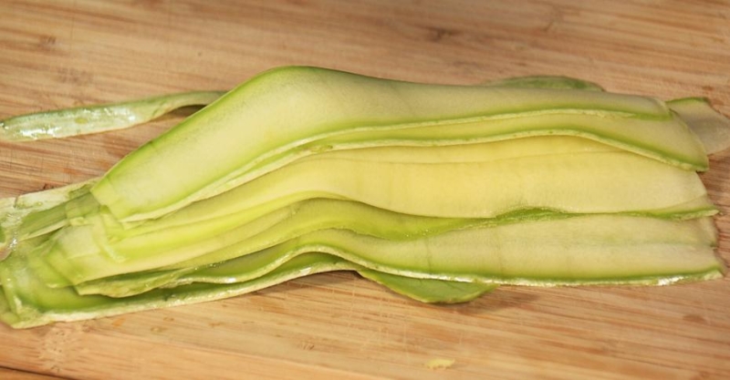 Рулеты из кабачков с куриным фаршем