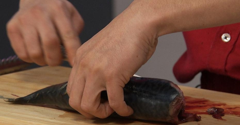 Маринованная скумбрия и блинчики ячхеджон