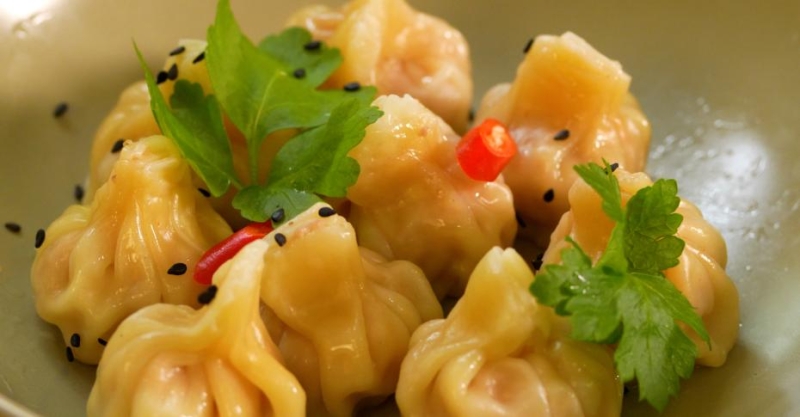 Пельмени с мясом и креветками