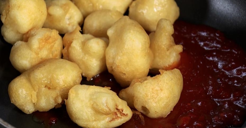 Капуста в хрустящем тесте с соусом сладкий чили