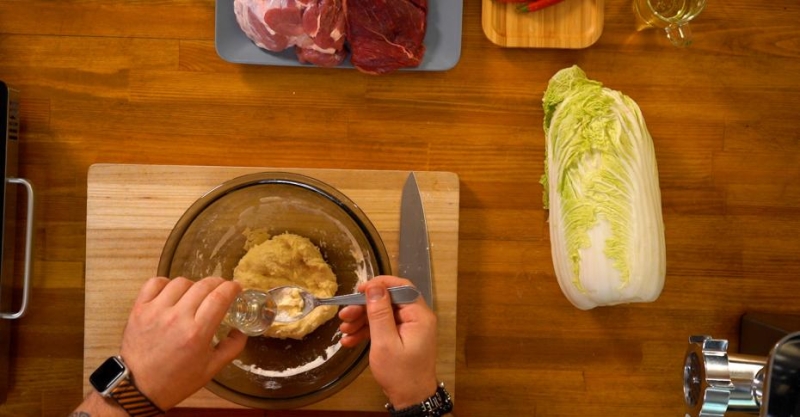 Хрустящие пельмени с мясом в соусе терияки