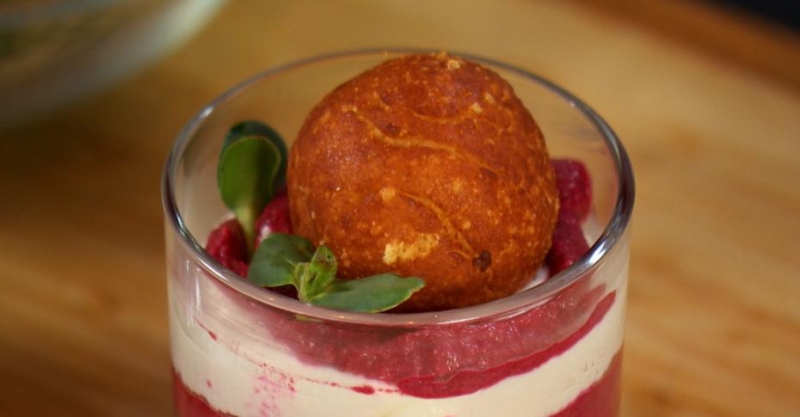 Свекольно-сливочный мусс с сырными крокетами