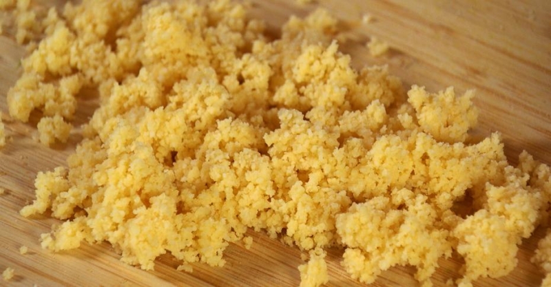 Свекольно-сливочный мусс с сырными крокетами